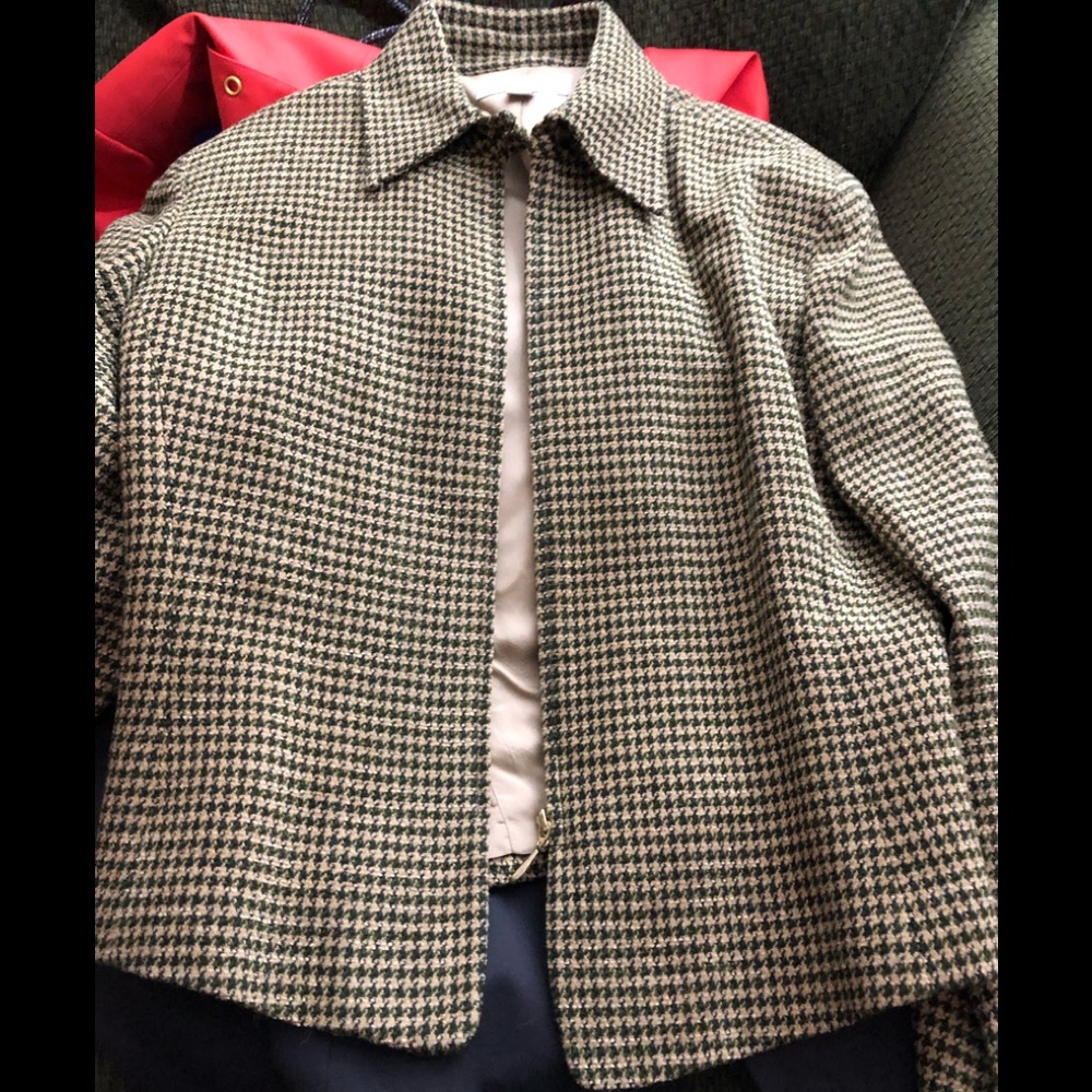 Emanuel Emanuel Ungaro. Stunning. Classic.